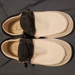 Mens size 11.